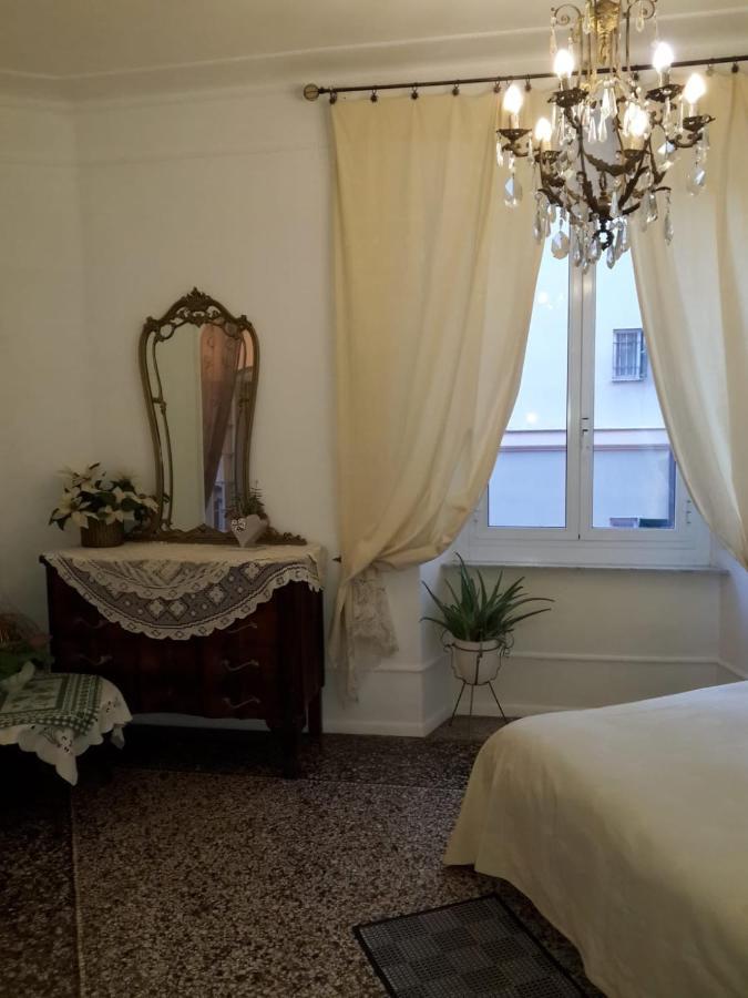 ג'נובה Appartamento In Centro Zona Fiera,Davanti Al Galliera מראה חיצוני תמונה