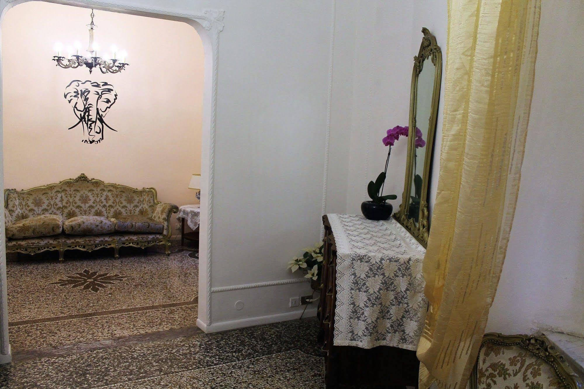 ג'נובה Appartamento In Centro Zona Fiera,Davanti Al Galliera מראה חיצוני תמונה
