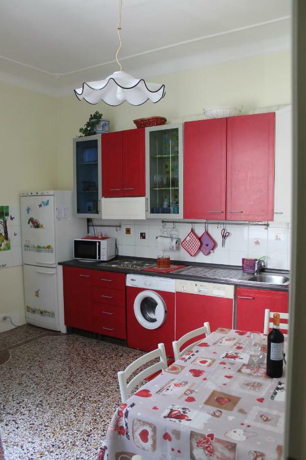 ג'נובה Appartamento In Centro Zona Fiera,Davanti Al Galliera מראה חיצוני תמונה